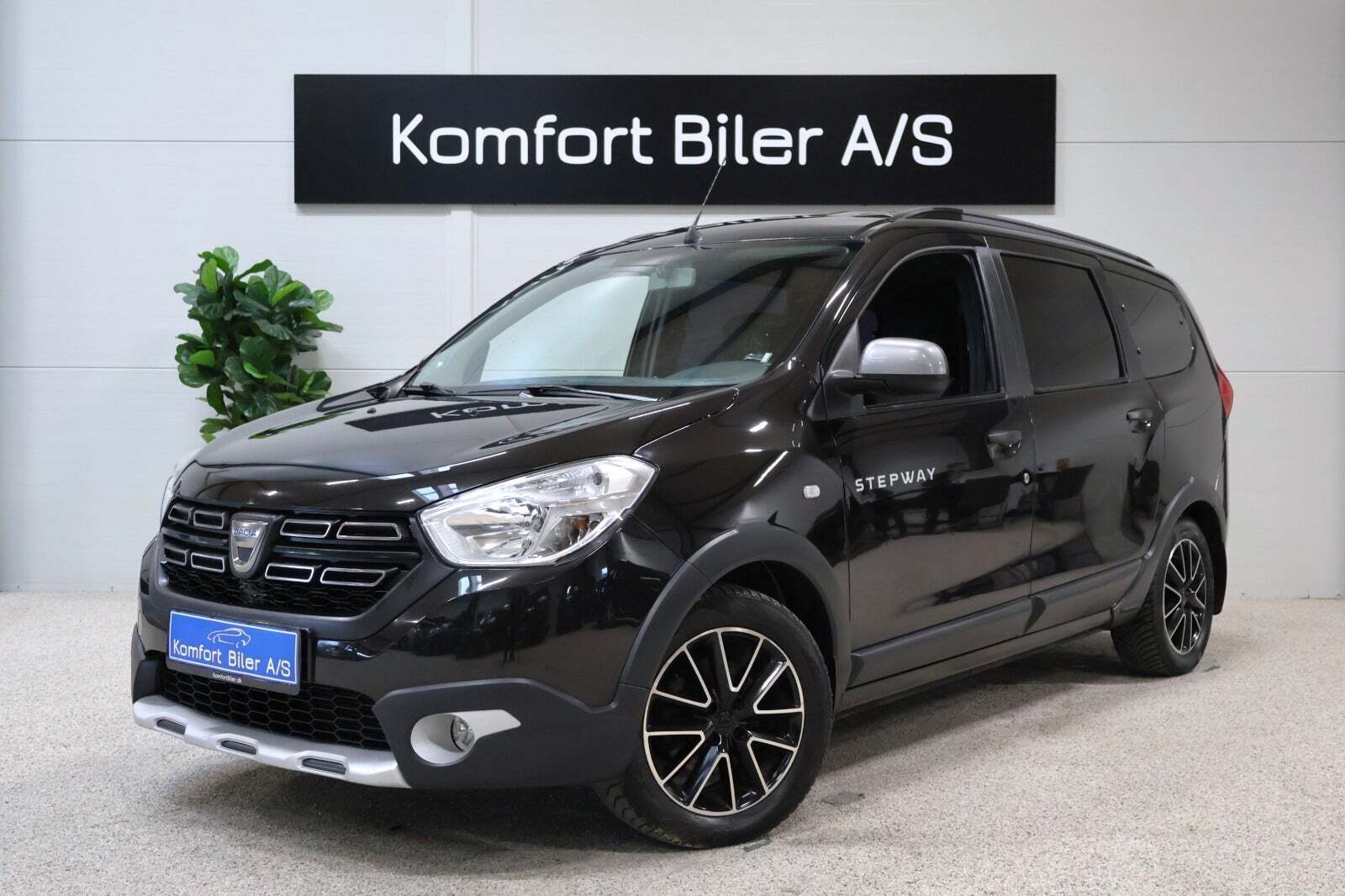 Sort Dacia Lodgy Stepway fra 2018 set udefra