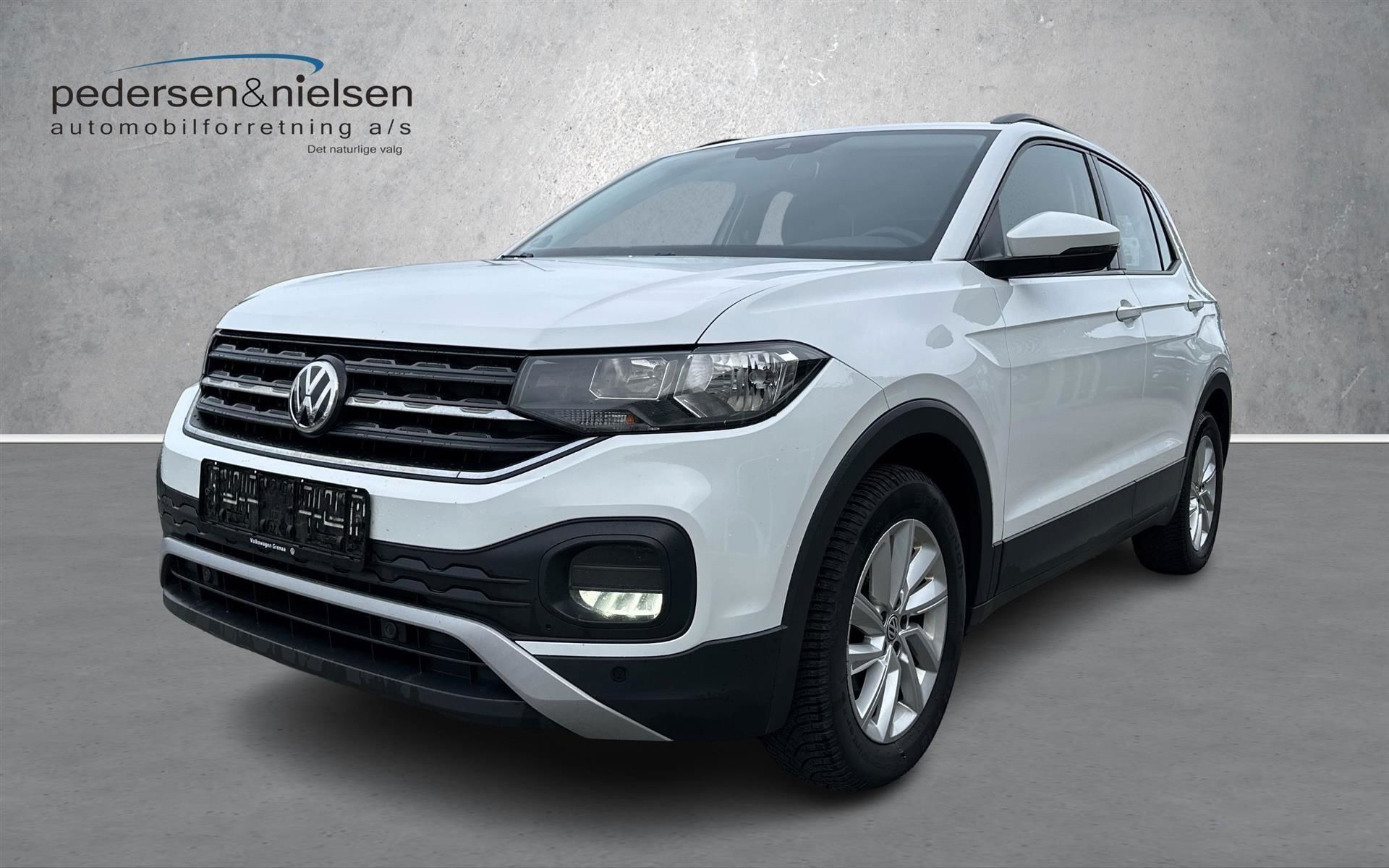 Hvid VW T-Cross fra 2019 set udefra