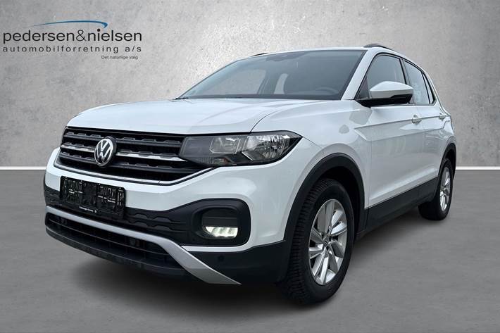 Hvid VW T-Cross fra 2019 set udefra
