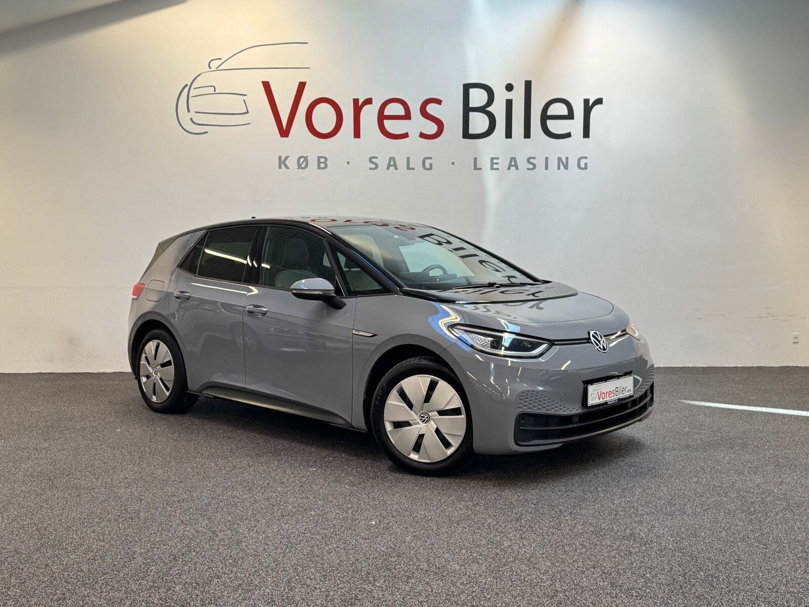 Grå VW ID.3 fra 2021 set udefra