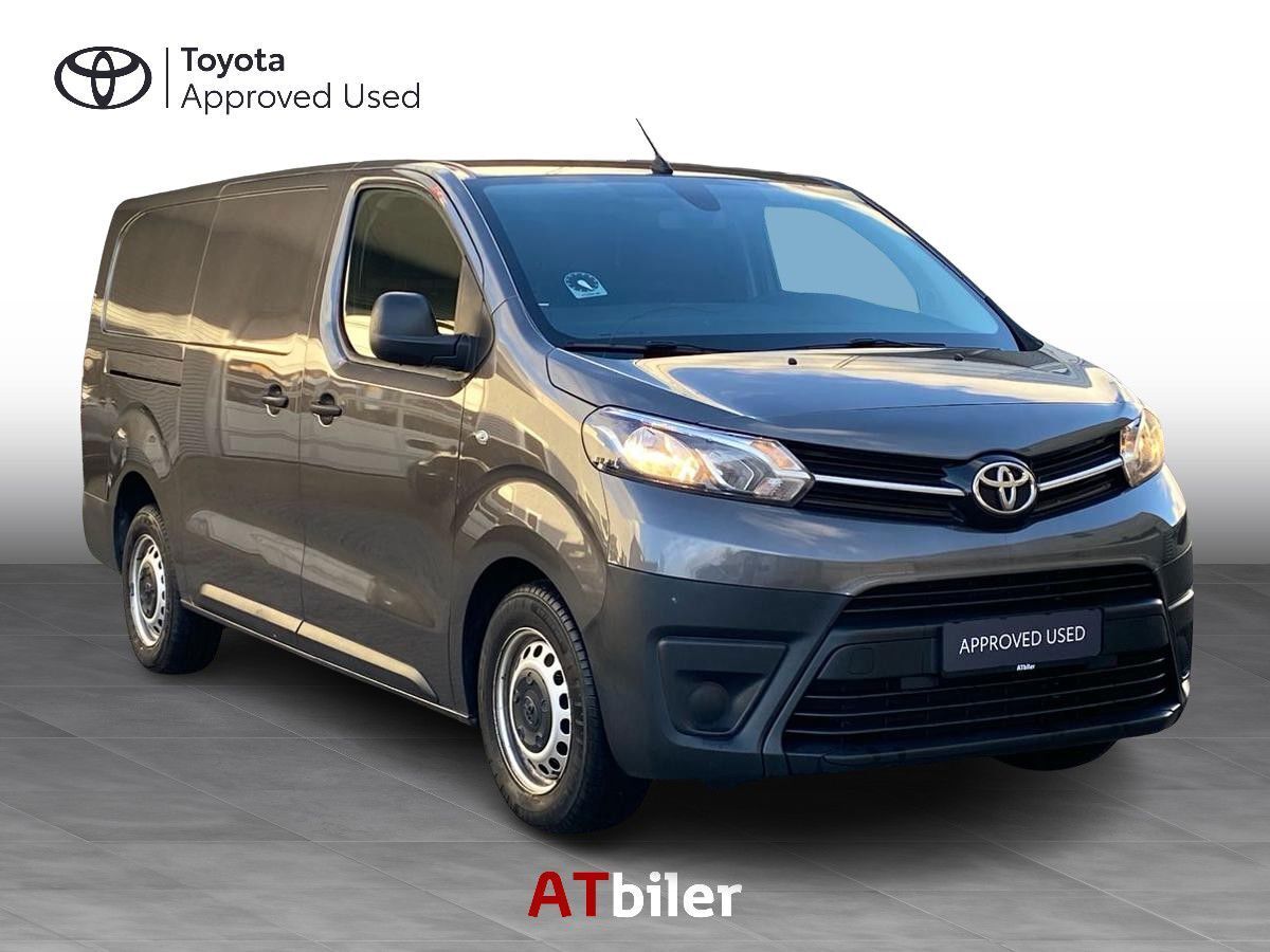 Grå Toyota ProAce fra 2022