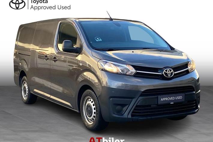 Grå Toyota ProAce fra 2022