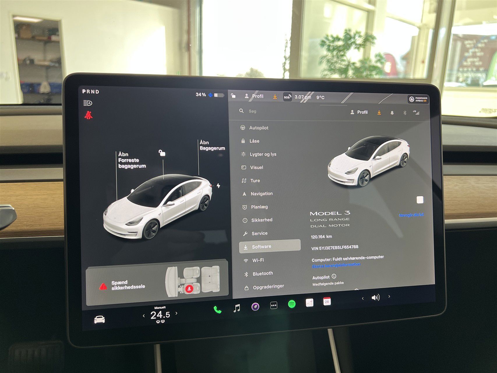 Hvid Tesla Model 3 fra 2020