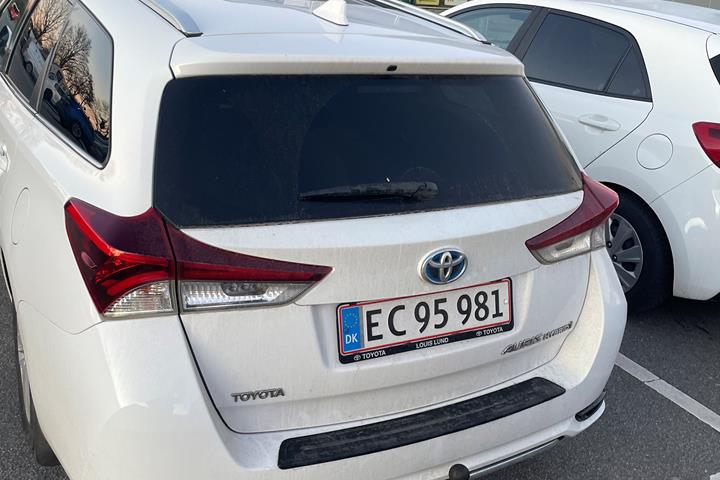 Hvid Toyota Auris fra 2016
