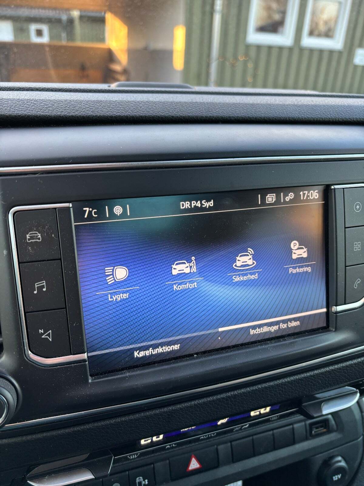 Grå Toyota Proace Verso fra 2021