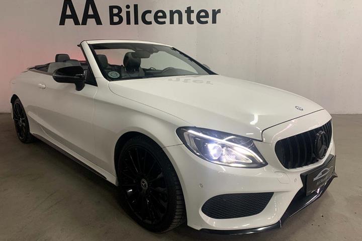 Hvid Mercedes C180 fra 2017 set udefra