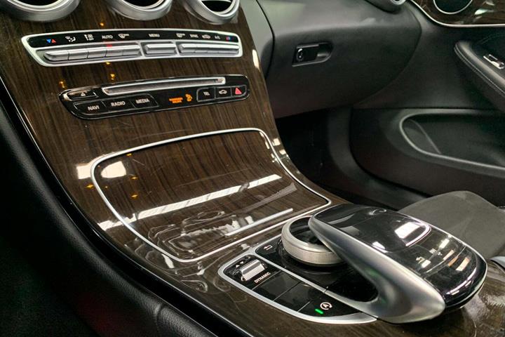 Hvid Mercedes C180 fra 2017