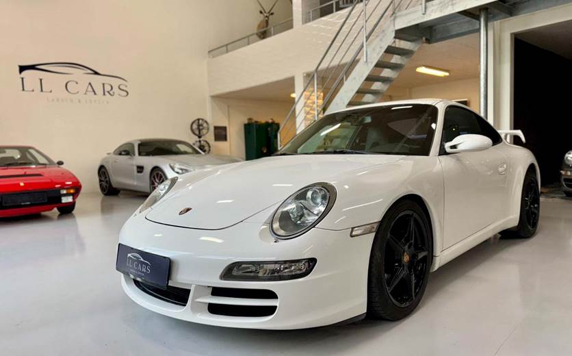 Porsche 911 Carrera