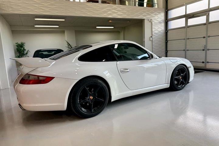 Hvid Porsche 911 Carrera fra 2005