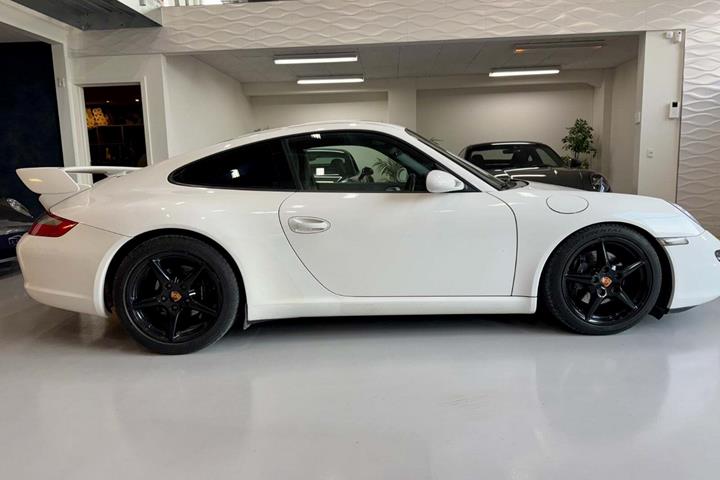 Hvid Porsche 911 Carrera fra 2005