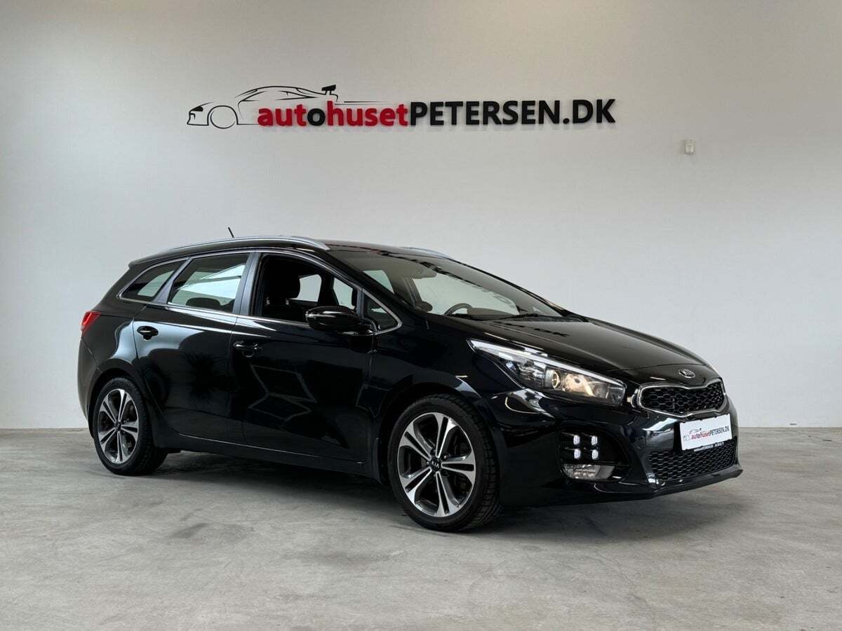 Sort Kia Ceed fra 2016 set udefra