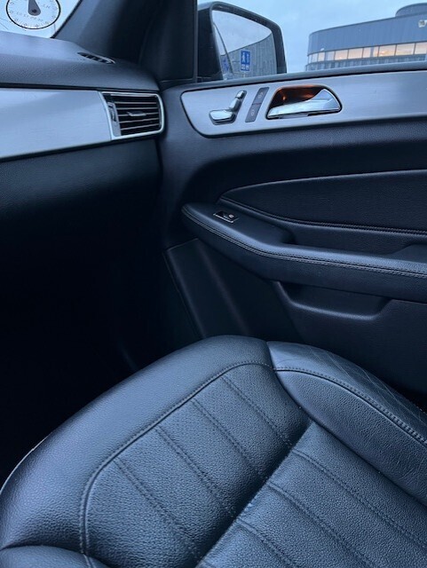 Sort Mercedes GLE fra 2016
