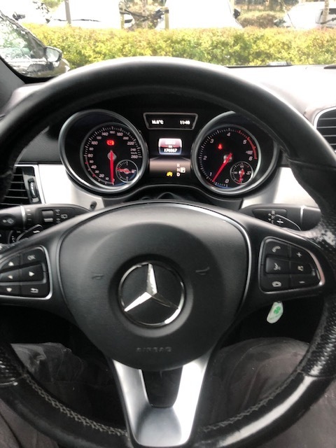 Sort Mercedes GLE fra 2016
