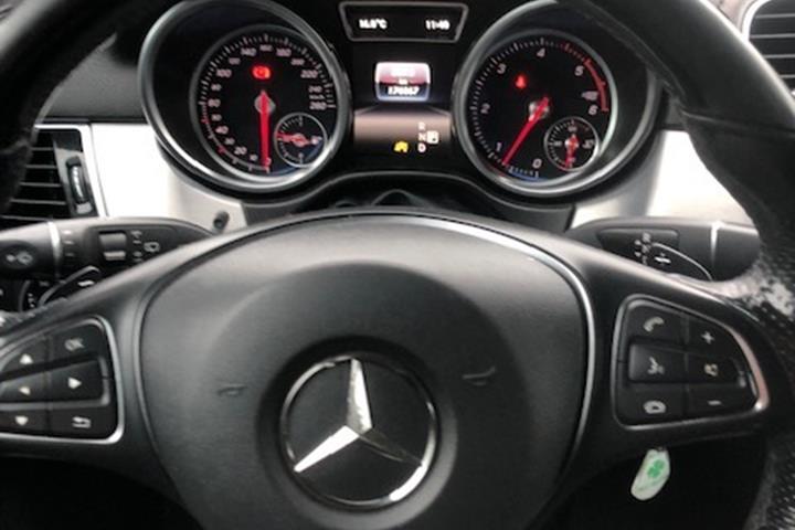 Sort Mercedes GLE fra 2016