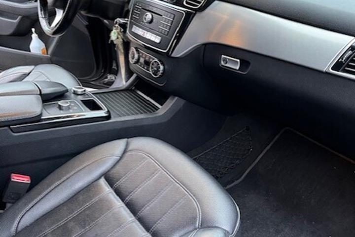 Sort Mercedes GLE fra 2016