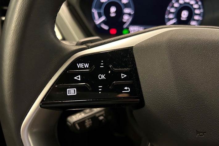 Blå Audi Q4 e-tron fra 2023