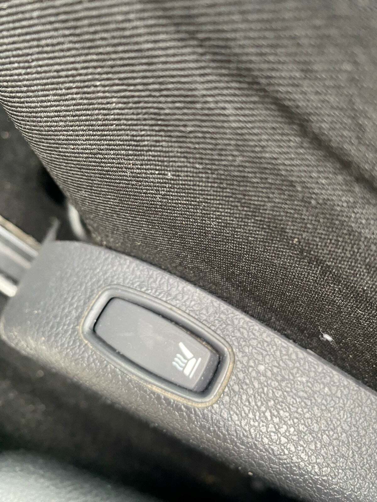 Blå Dacia Logan fra 2016