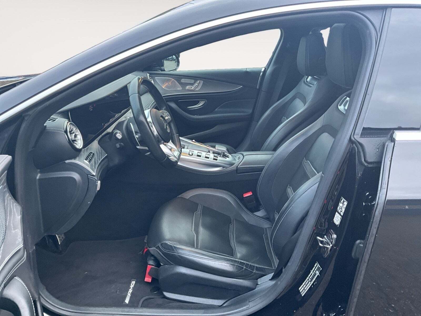 Sort Mercedes AMG GT 63 fra 2019