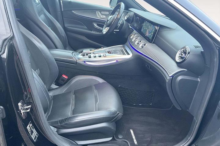 Sort Mercedes AMG GT 63 fra 2019