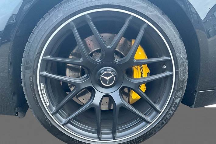 Sort Mercedes AMG GT 63 fra 2019