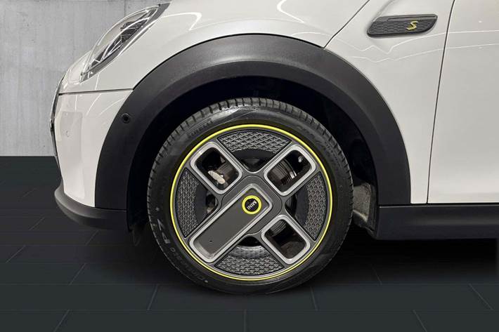 Hvid Mini Cooper SE fra 2023