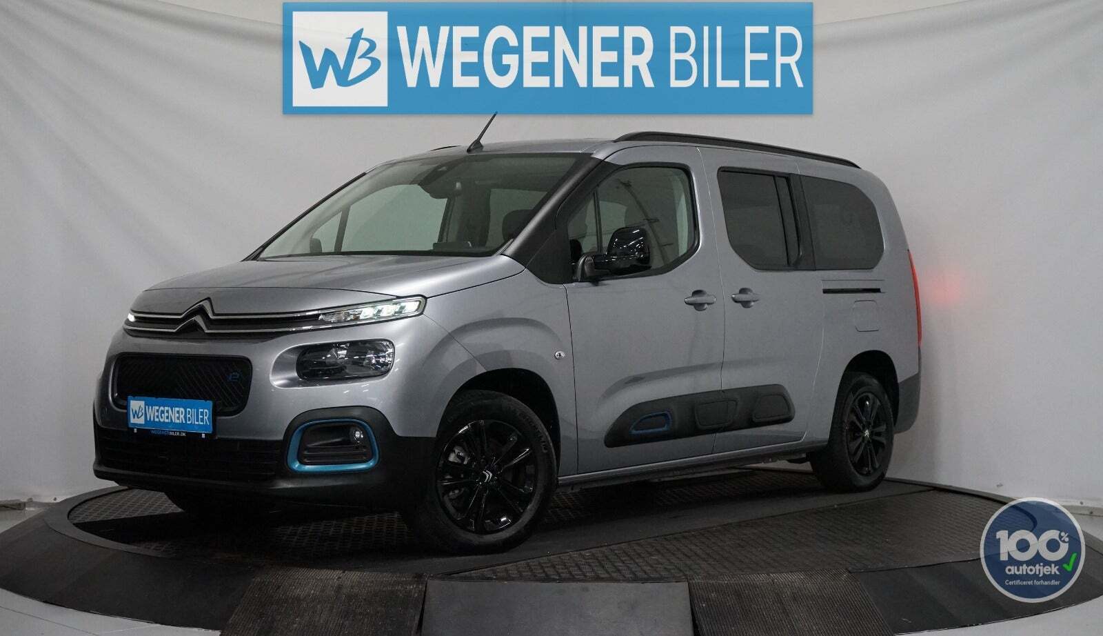 Sølv Citroën ë-Berlingo fra 2023 set udefra