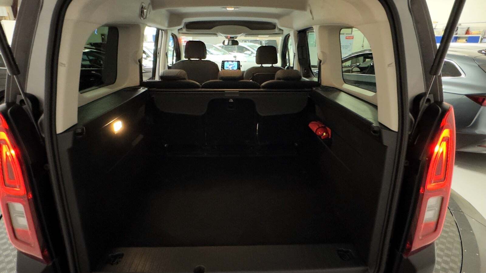 Sølv Citroën ë-Berlingo fra 2023