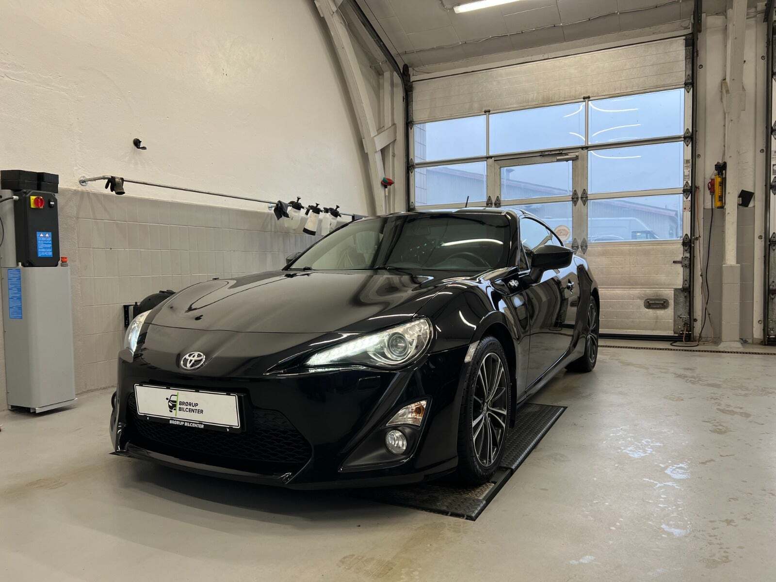 Sort Toyota GT86 fra 2012 set udefra