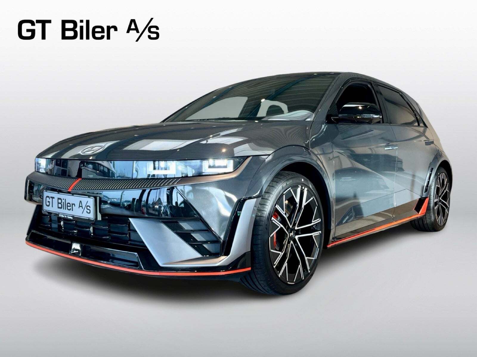 Grå Hyundai Ioniq 5 fra 2024 set udefra