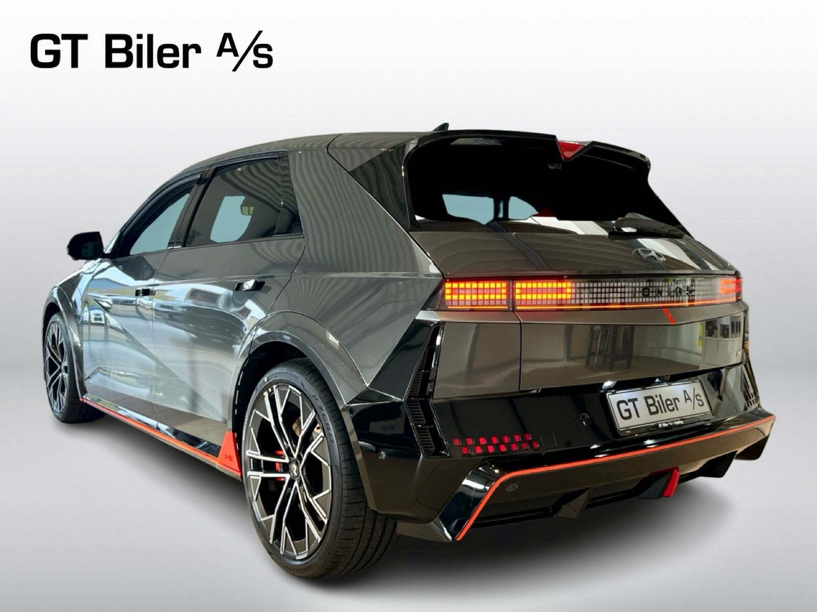 Grå Hyundai Ioniq 5 fra 2024