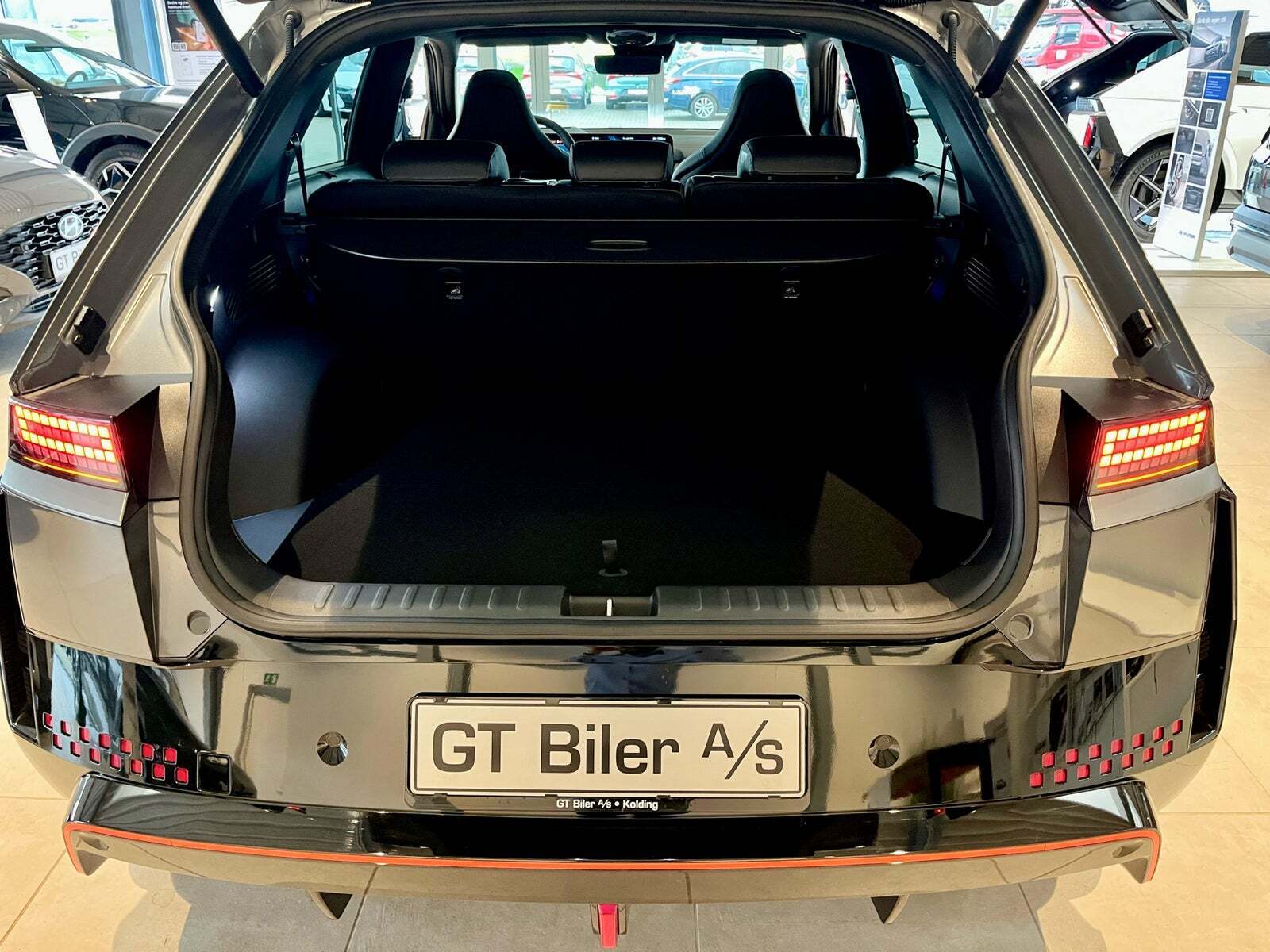 Grå Hyundai Ioniq 5 fra 2024