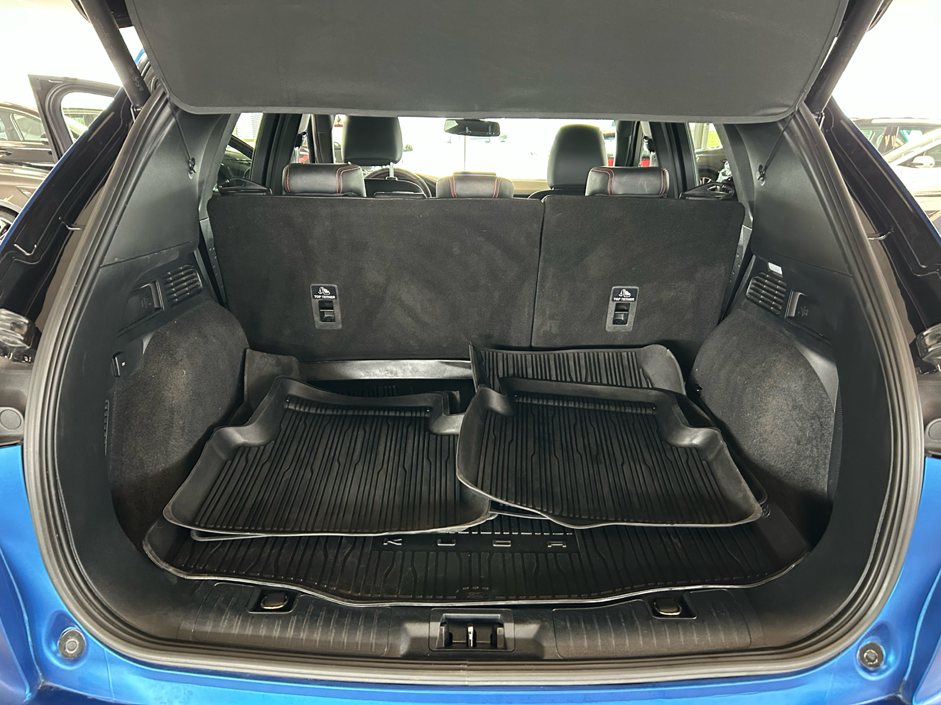 Sort Ford Kuga fra 2021