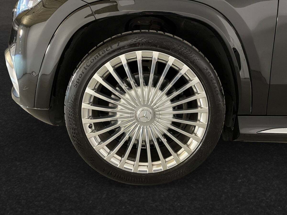 Sort Mercedes GLS600 fra 2022