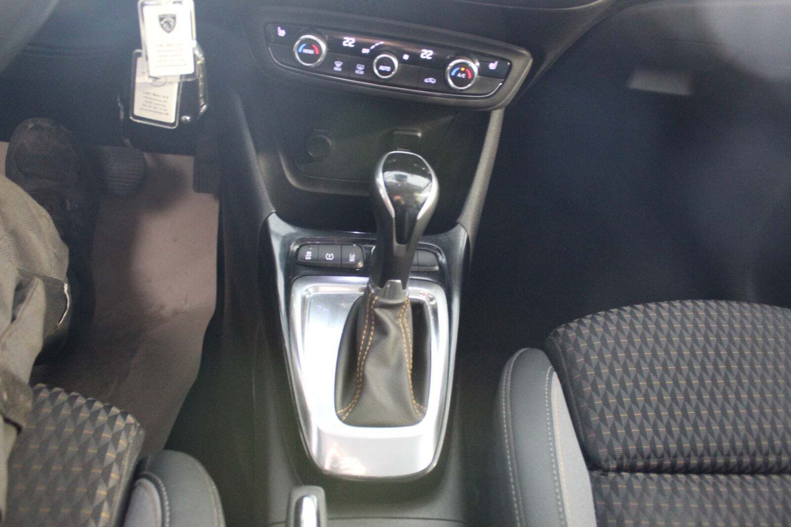 Blå Opel Crossland X fra 2020