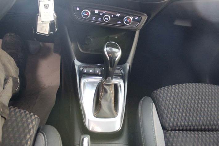 Blå Opel Crossland X fra 2020