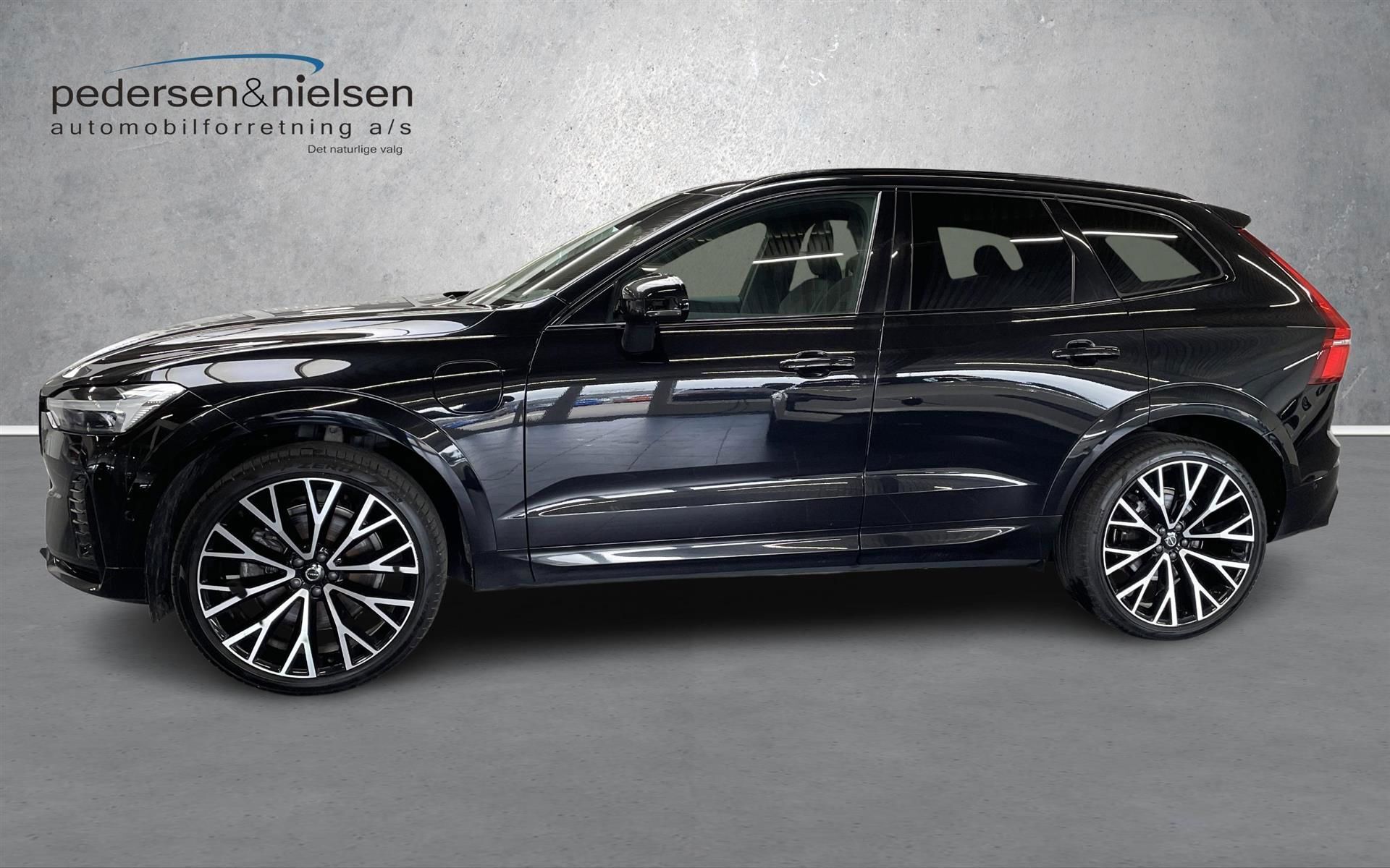 Sort Volvo XC60 fra 2021