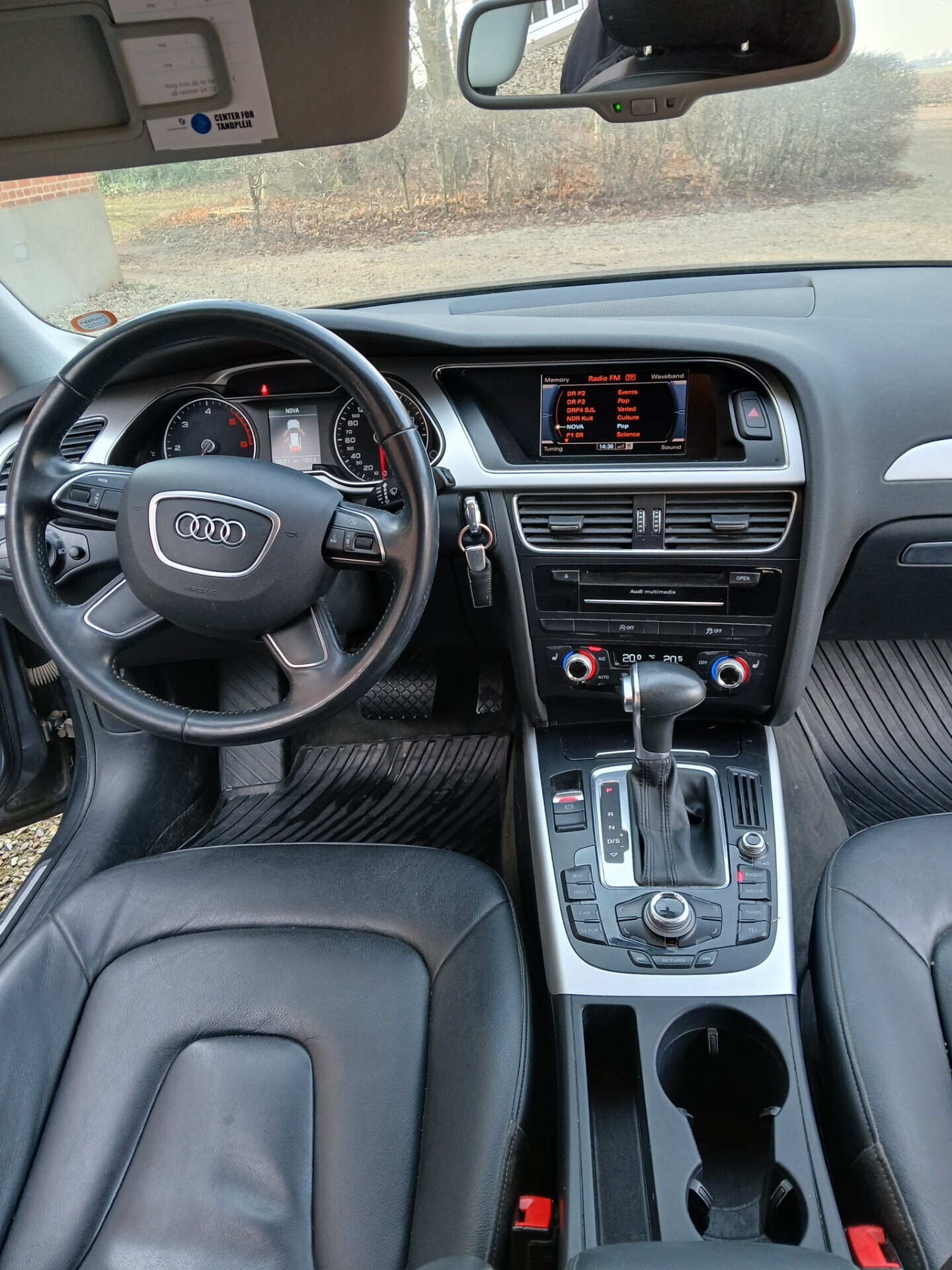 Grå Audi A4 fra 2015
