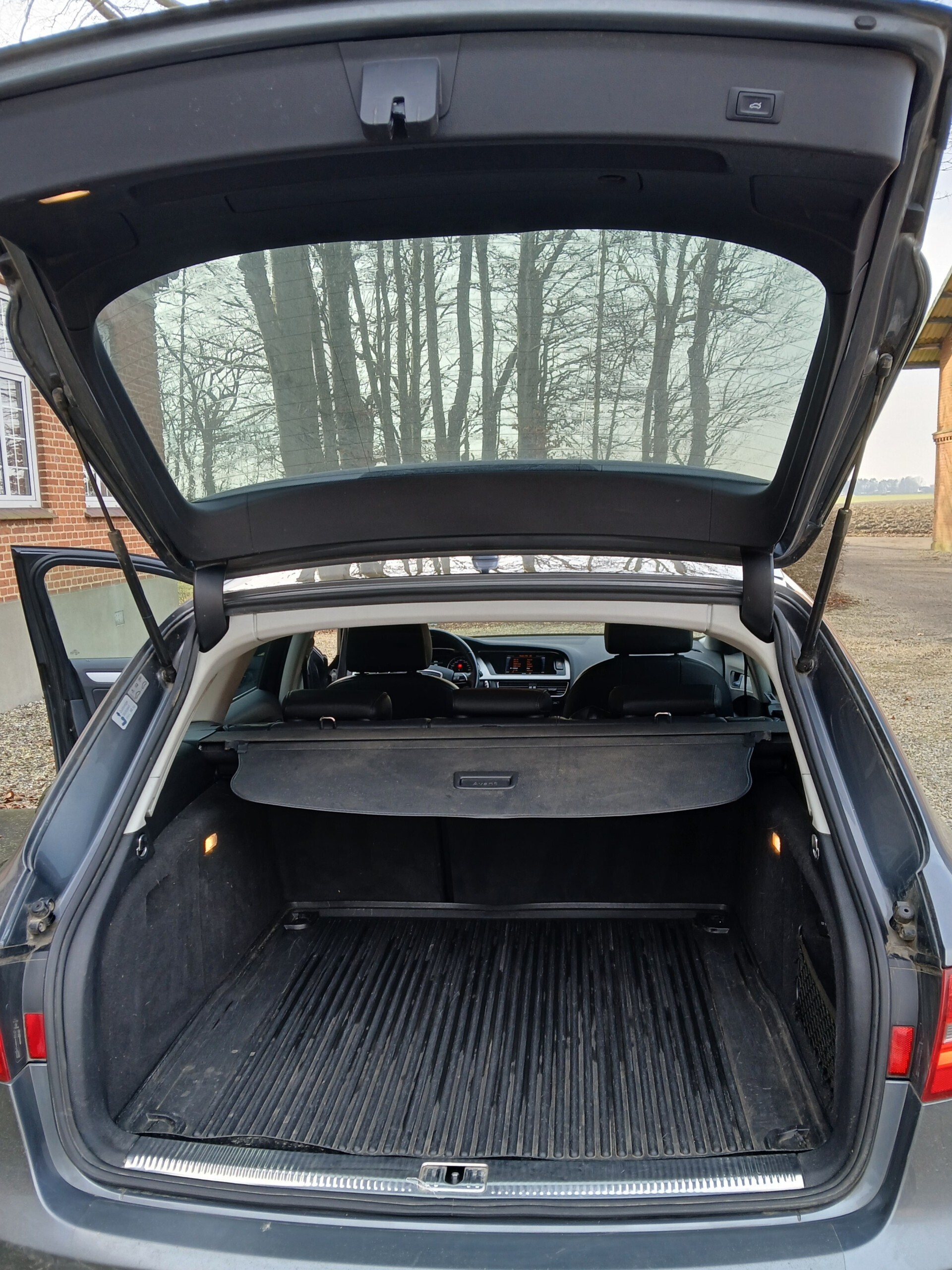 Grå Audi A4 fra 2015