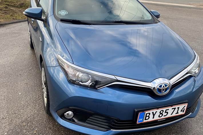 Blå Toyota Auris fra 2017