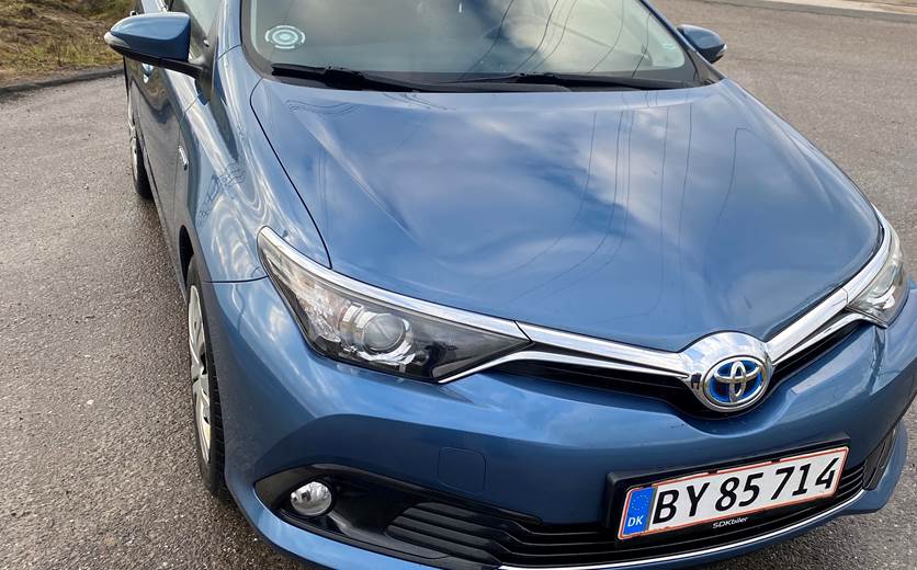 Toyota Auris 1,8 Hybrid Touring Sports