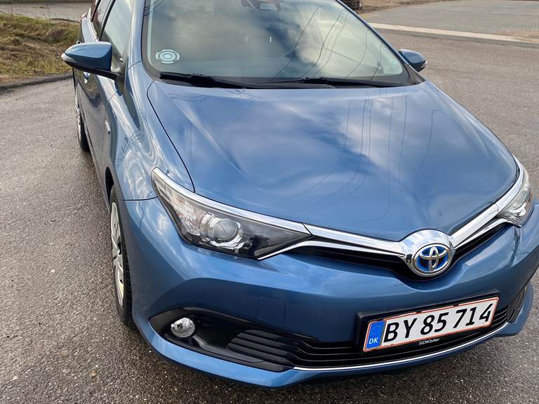 Toyota Auris 1,8 Hybrid Touring Sports