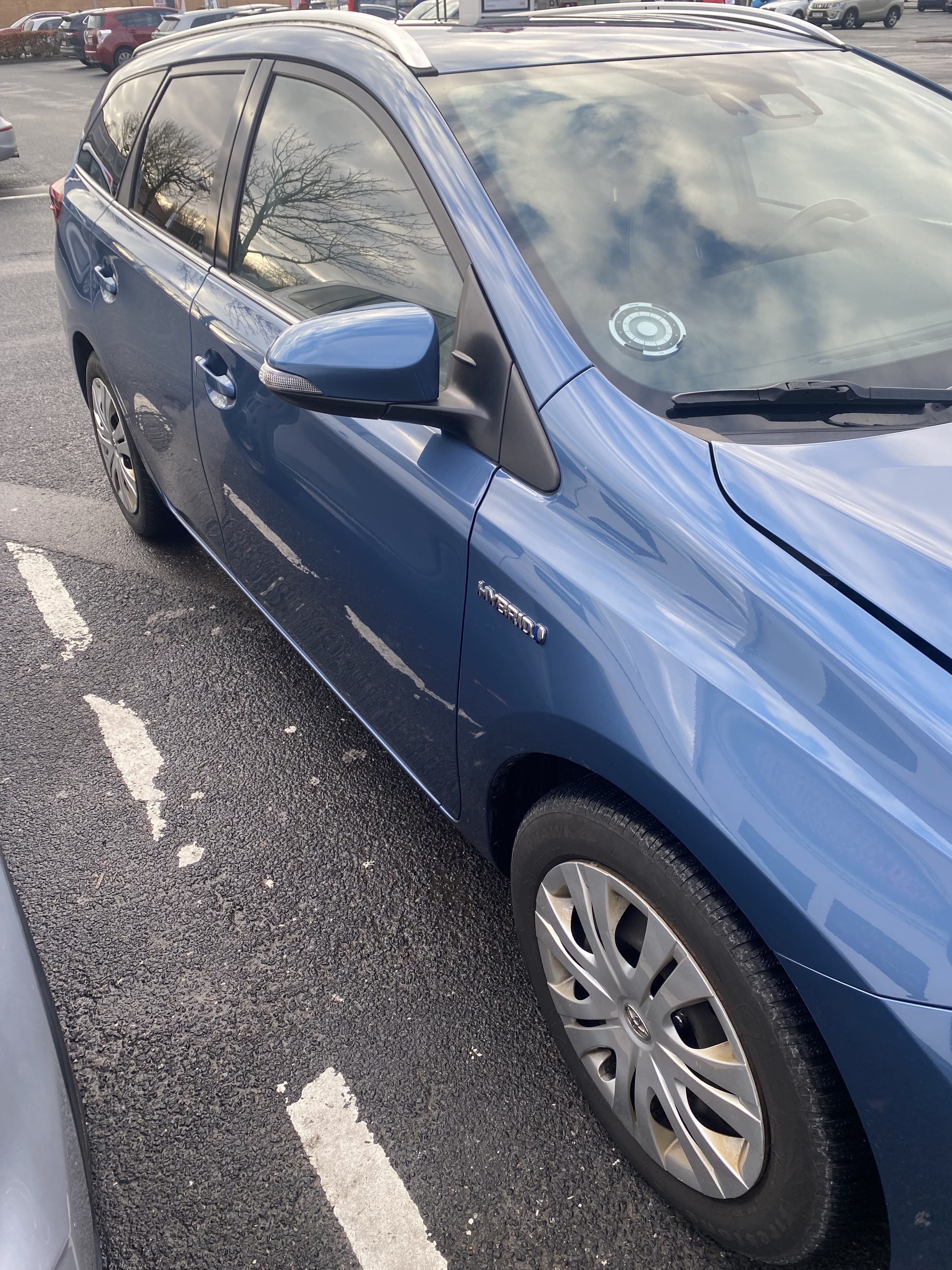 Blå Toyota Auris fra 2017