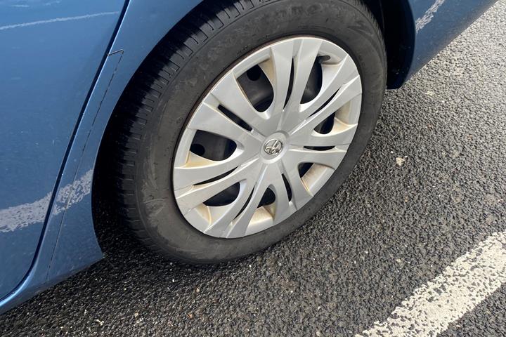Blå Toyota Auris fra 2017