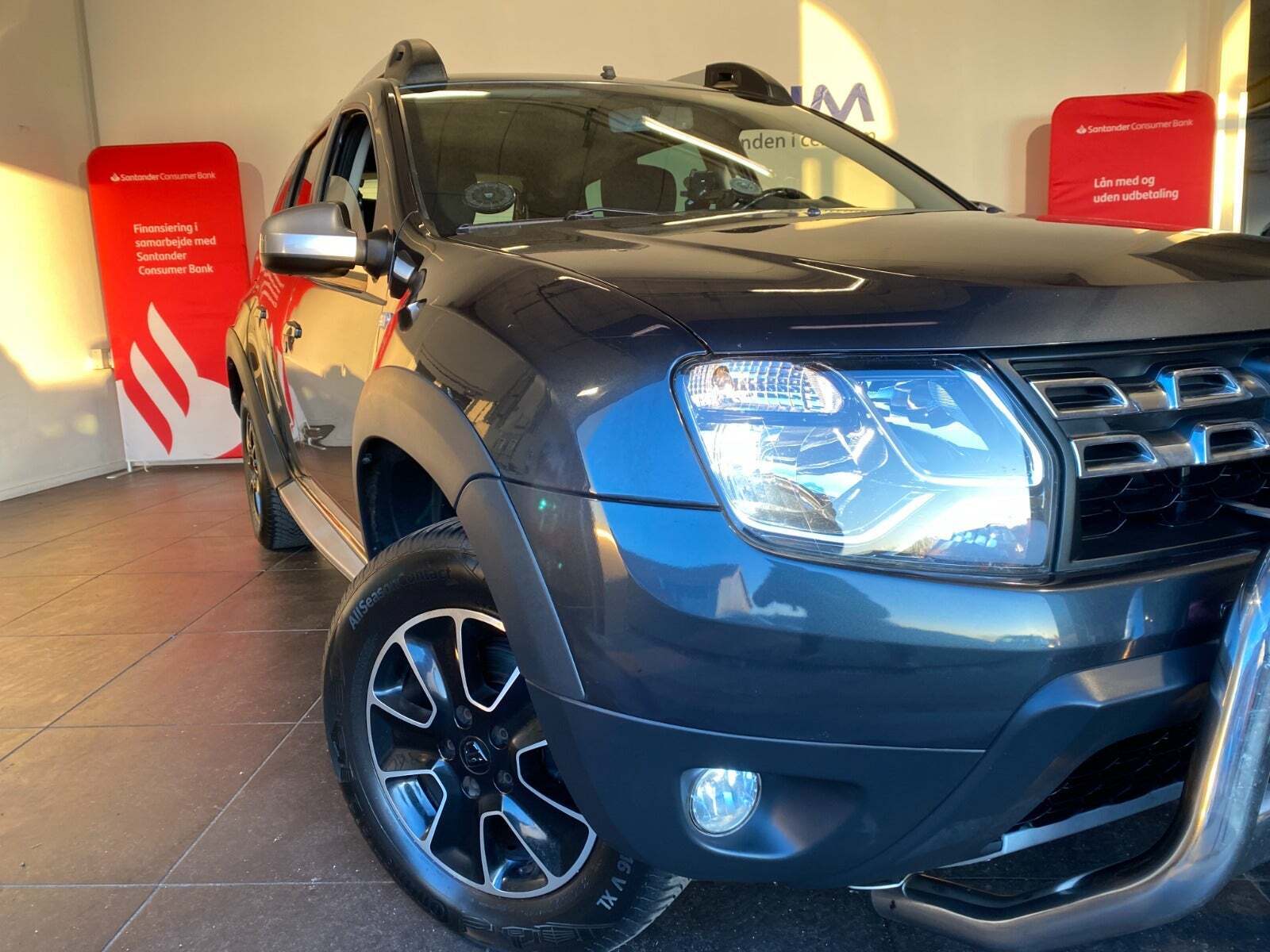 Sort Dacia Duster fra 2016