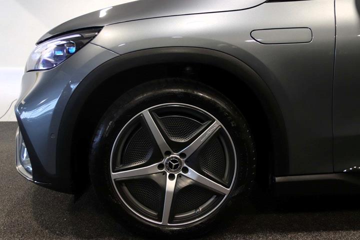 Grå Mercedes EQE300 SUV fra 2024