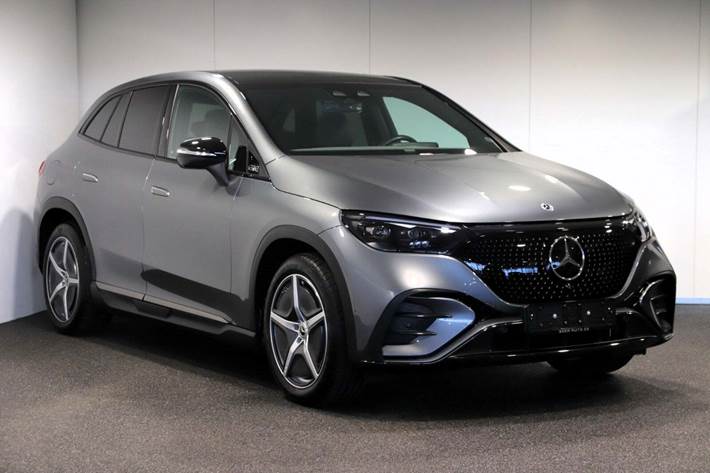 Grå Mercedes EQE300 SUV fra 2024