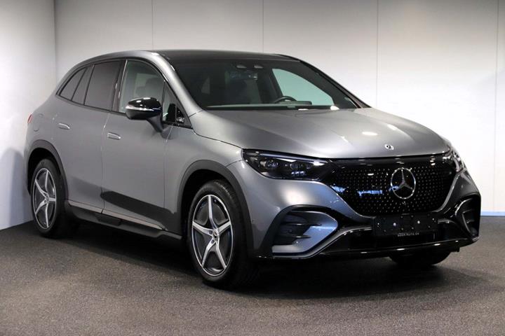 Grå Mercedes EQE300 SUV fra 2024