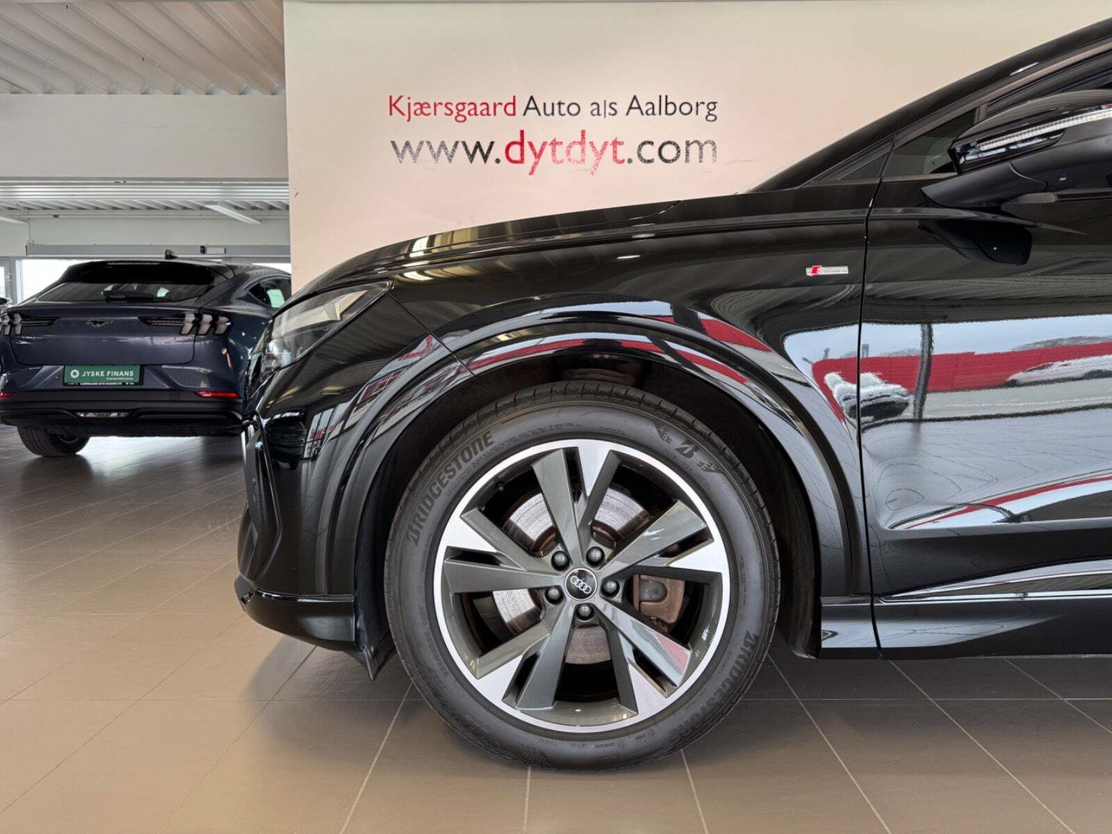 Sort Audi Q4 e-tron fra 2022