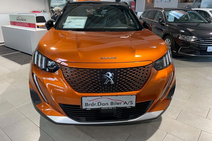 Orange Peugeot e-2008 fra 2023