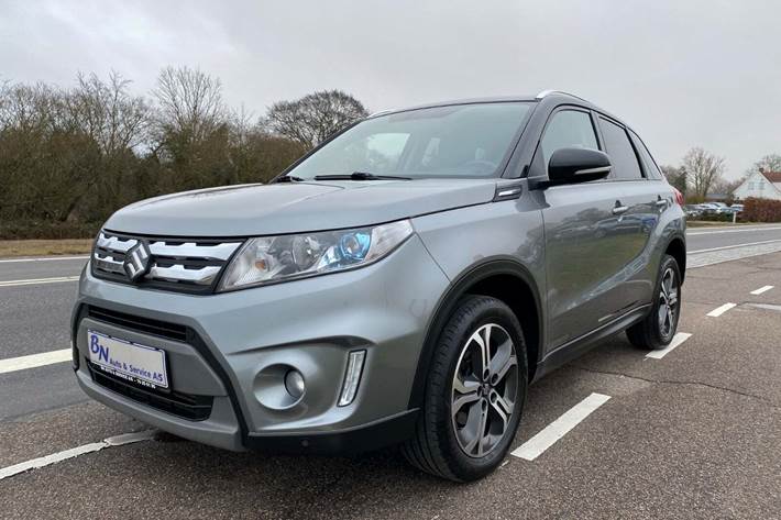 Sort Suzuki Vitara fra 2018 set udefra